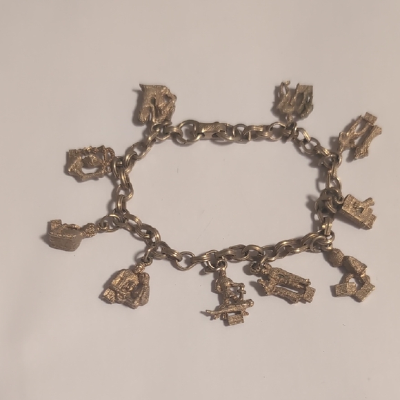 Coro Gold Vintage 10 Commandments Charm Bracelet with Intricate‎ Detailing - Picture 1 of 6